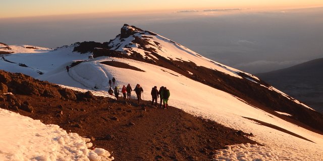 Kilimandžáro - ráno na kráteru