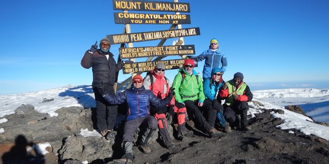 Kilimandzaro – Uhuru Peak – vrcholová fotka