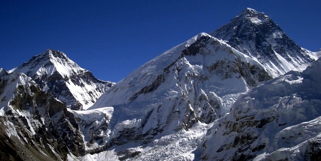 pohled na Mount Everest z vrcholu hory Kala Patthar