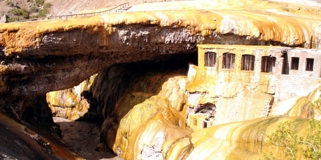 lazne Puente del Inca